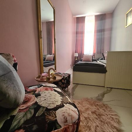 Princess Sissi Wina Bagian luar foto
